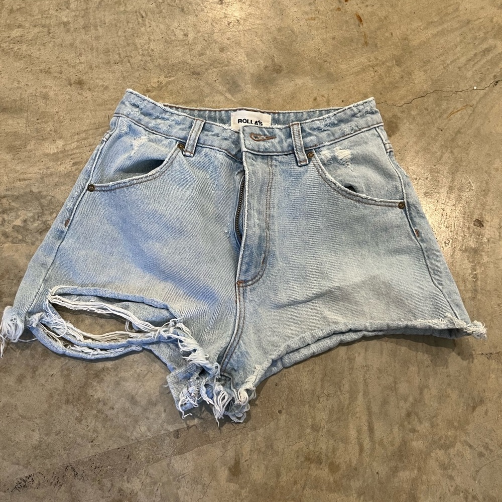 ROLLA'S Women's Dusters High Rise Slim Denim Shorts In Layla Bleach Size 26